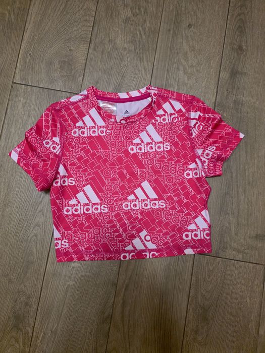 Tricou Adidas stare foarte bună mărime 9-10 ani