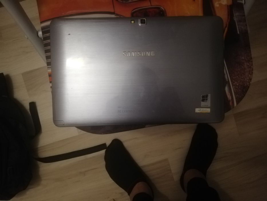 Vnad tableta samsung preț 200lei fix