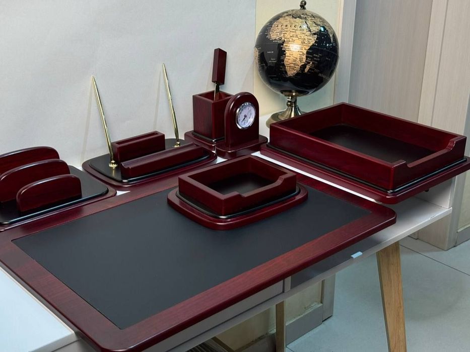 настолний набор.