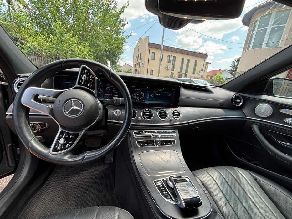 Mercedes-Benz E 300 de T 9G-TRONIC AMG Line