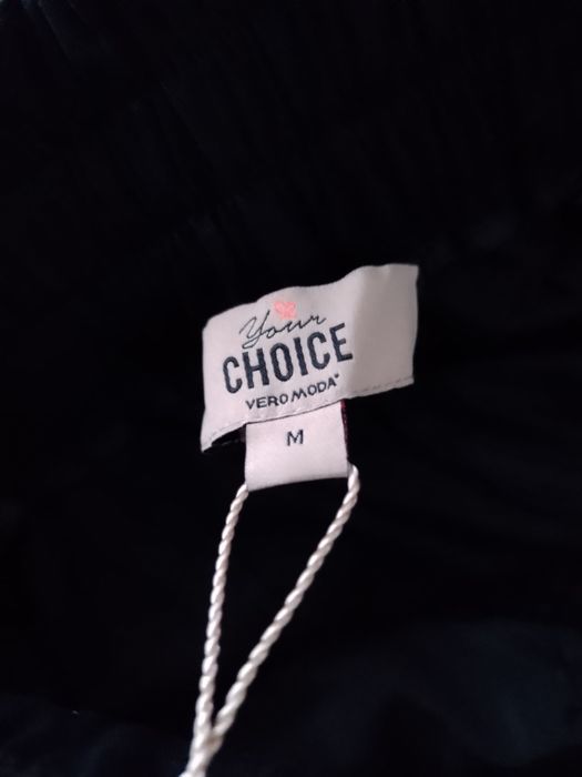 Pantaloni cu talie înaltă și bretele