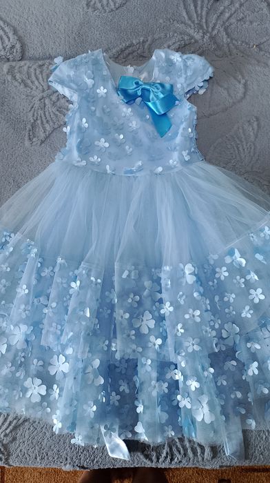 Продам платье очень красивое