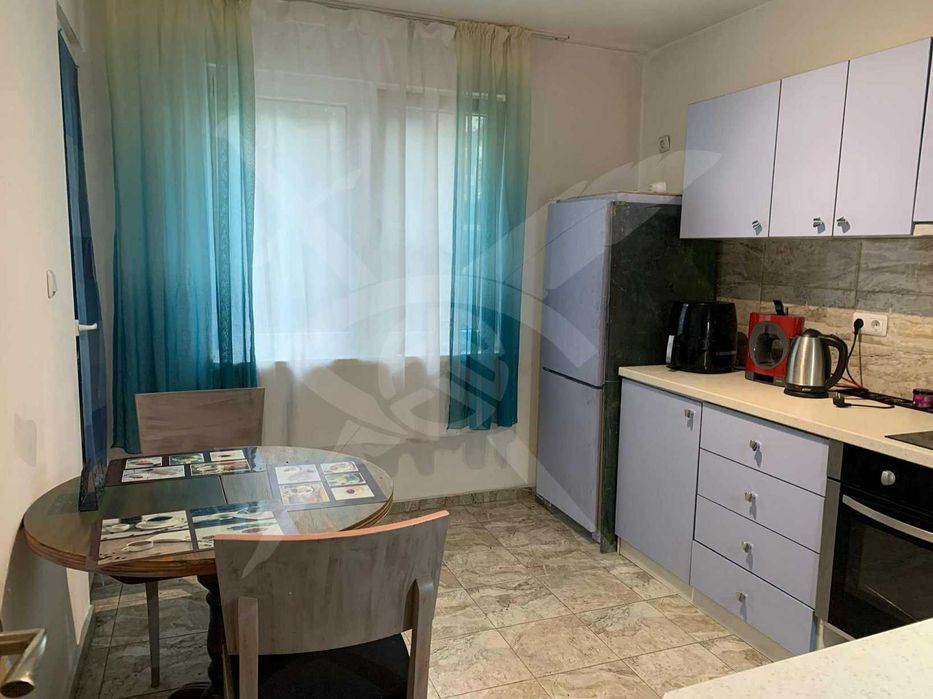 Продава се Тристаен апартамент в Варна, Зимно кино Тракия - 100 кв.м за 2300 €/кв.м - Снимка #1