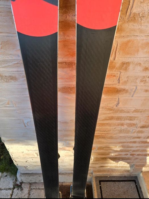 Skiuri Rossignol Hero