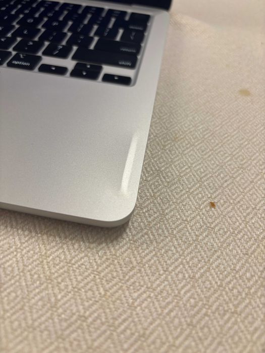 Macbook Air m2 8/256  Аккумулятор 90%