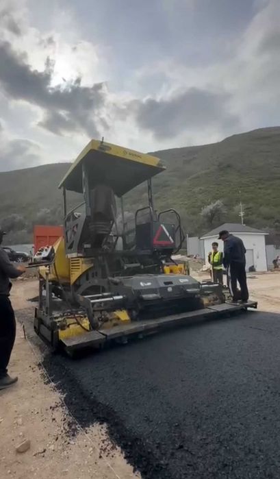 Аренда асфальтоукладчика, асфальтоукладчик