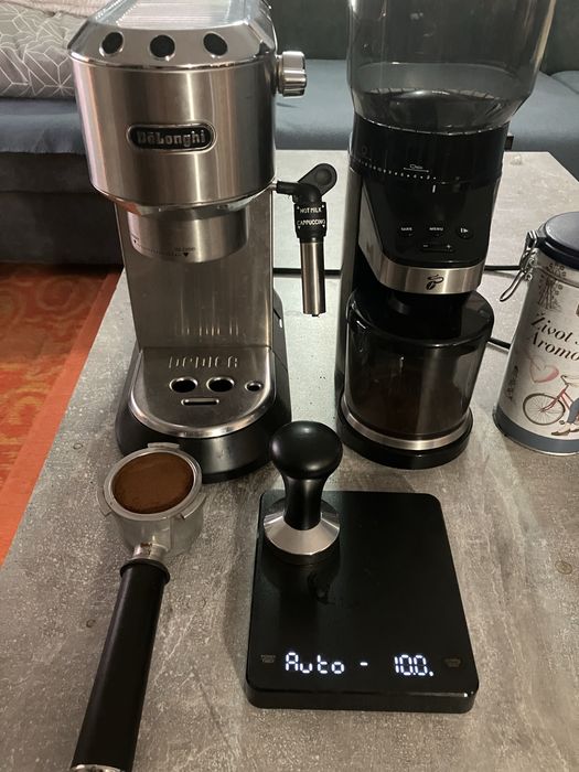 Set Barista Home complet Espresor Delonghi Dedica + rasnita