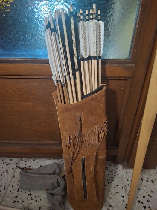 Set Complet Tir cu Arcul Tradițional - Echipament Bearpaw (Arcuri, Tolbă, Săgeți)