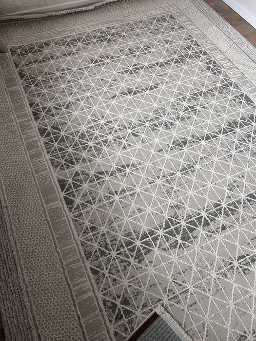 Ковер в отличном состояние