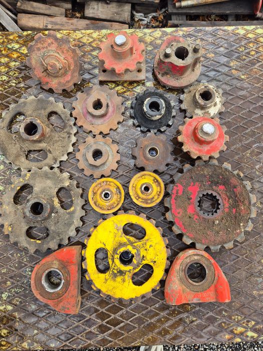 Pinion   Rola  Intinzator  Presa   Balotiera  Sgorbati   New holand   Ama  Lerda Saim Agriful