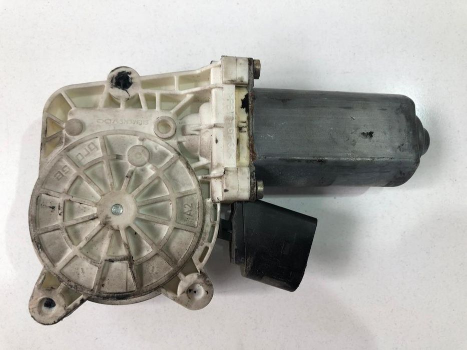 Motoras macara geam dreapta fata BMW Seria 5 E60 6922268
