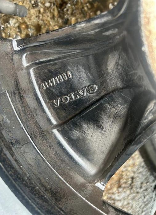Jante Volvo originale V60, R16 Black + Diamond Cut
+ anvelope