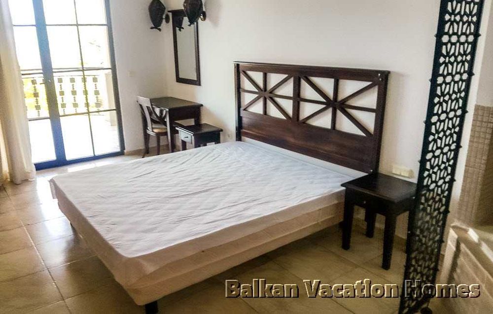 Тристаен апартамент в затворен комплекс до плажа в Обзор