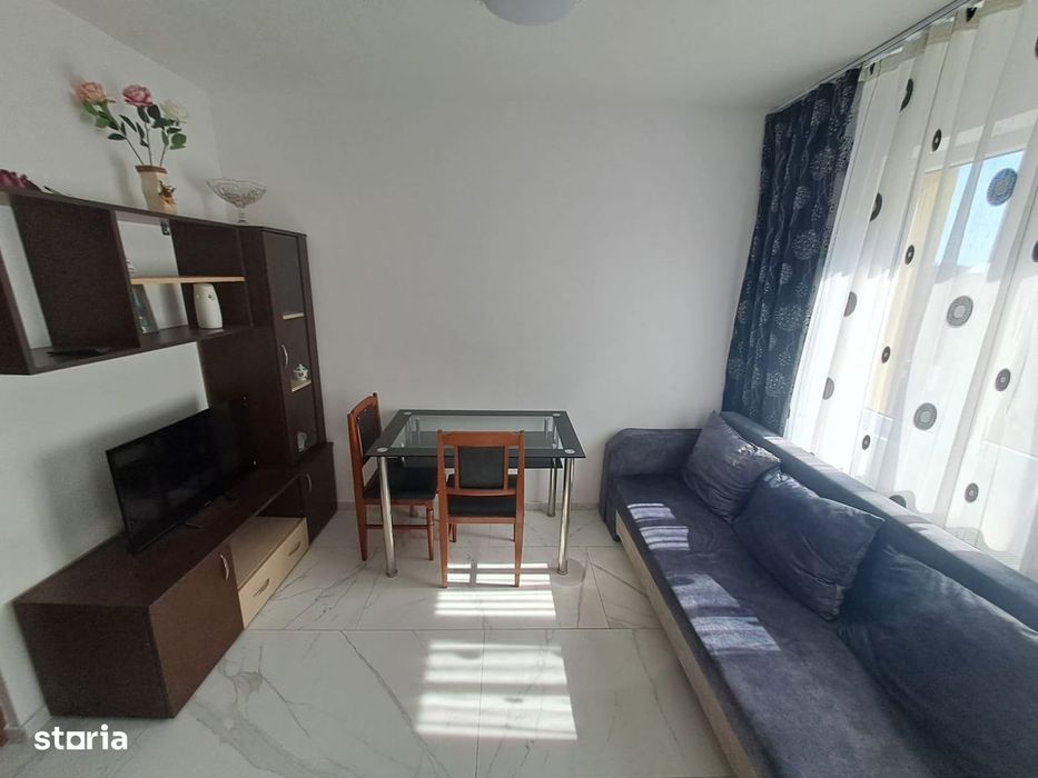 Vand apartament 3 camere Micro 4