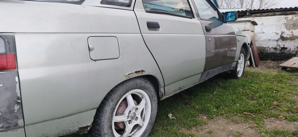Продам по запчастям всё рабочее