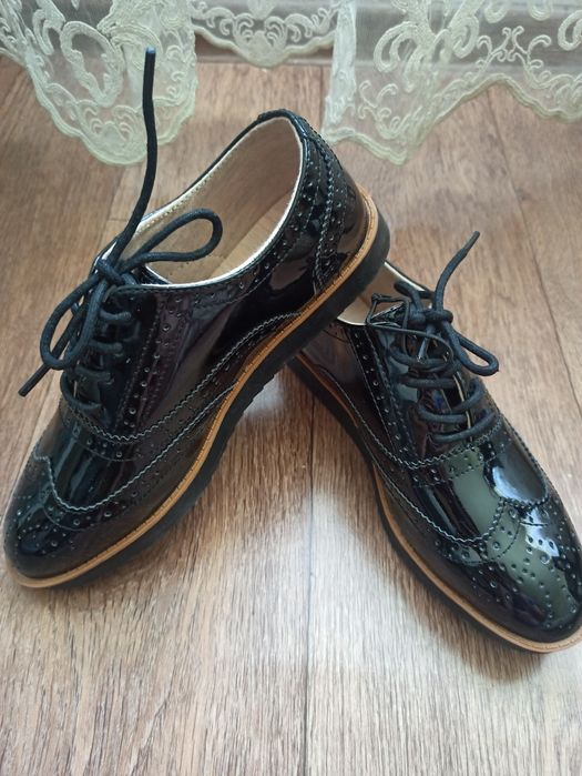 Ботинки 37 р.  новые