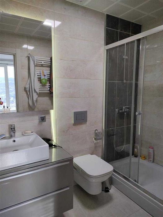 Тристаен имот в кв.Младост 4