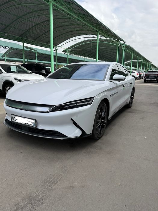 Byd han dual motor 3.9s