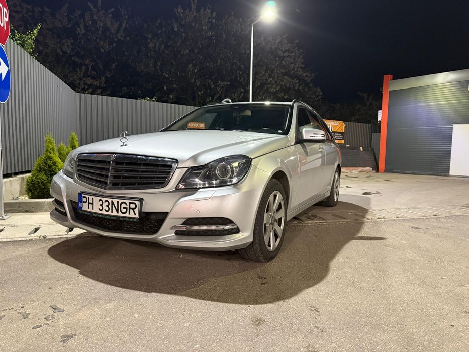 Vând mercedes c class