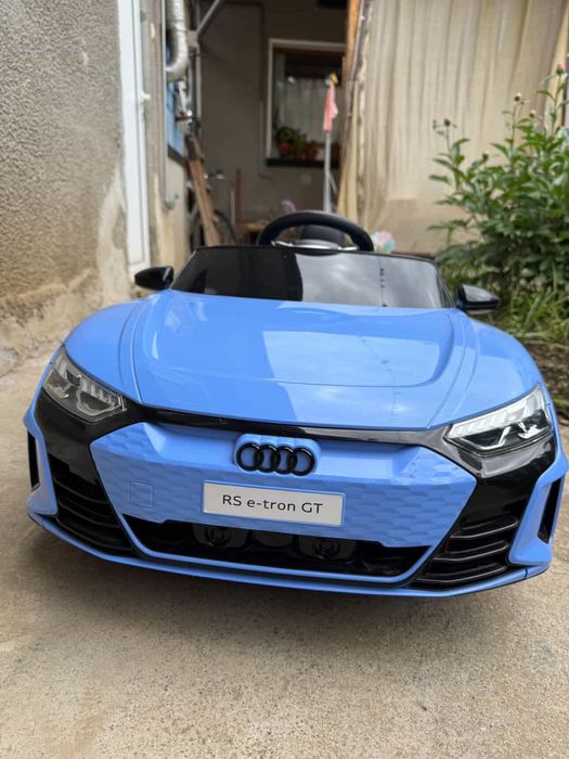 Детска акумулаторна кола Audi RS e-tron GT