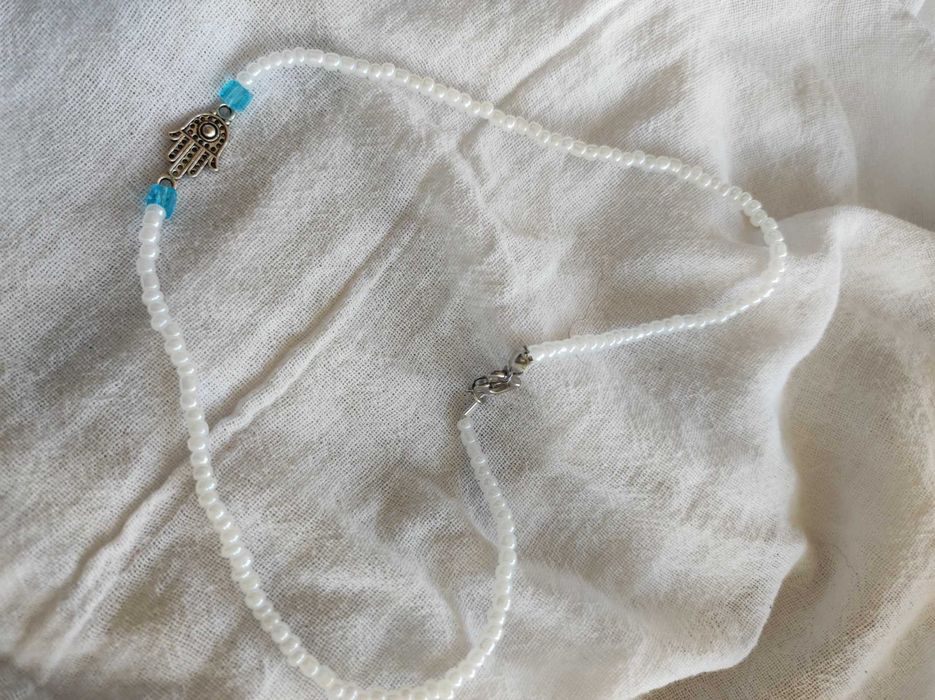 Гривни , колиета , бижута за телефон