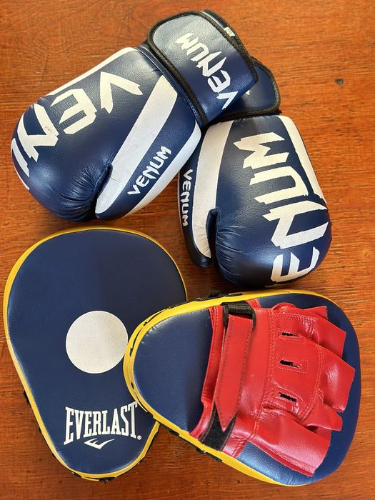 Перчатки и Лапка перчатка для бокса
