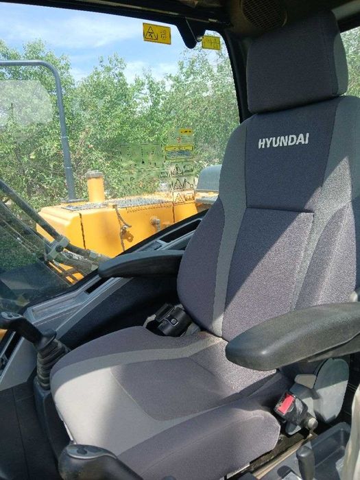 HYUNDAI 140W-9S excavator sotiladi / продается экскаватор