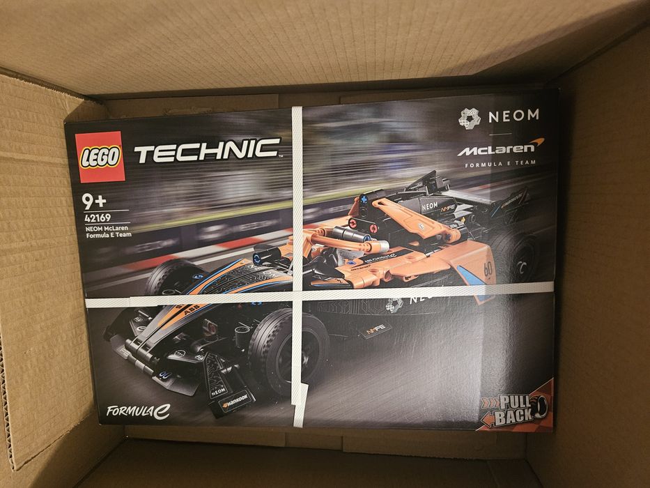 Lego Technic 42169 - Neom McLaren Formula E  race car