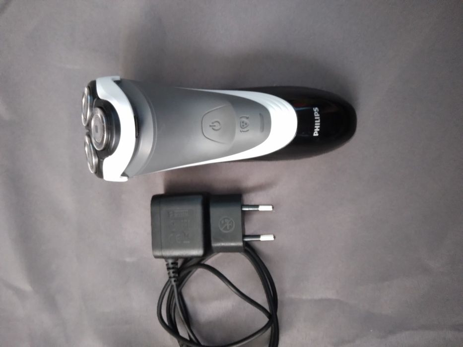 Aparate barbierit, ras Philips, unul pe acumulator