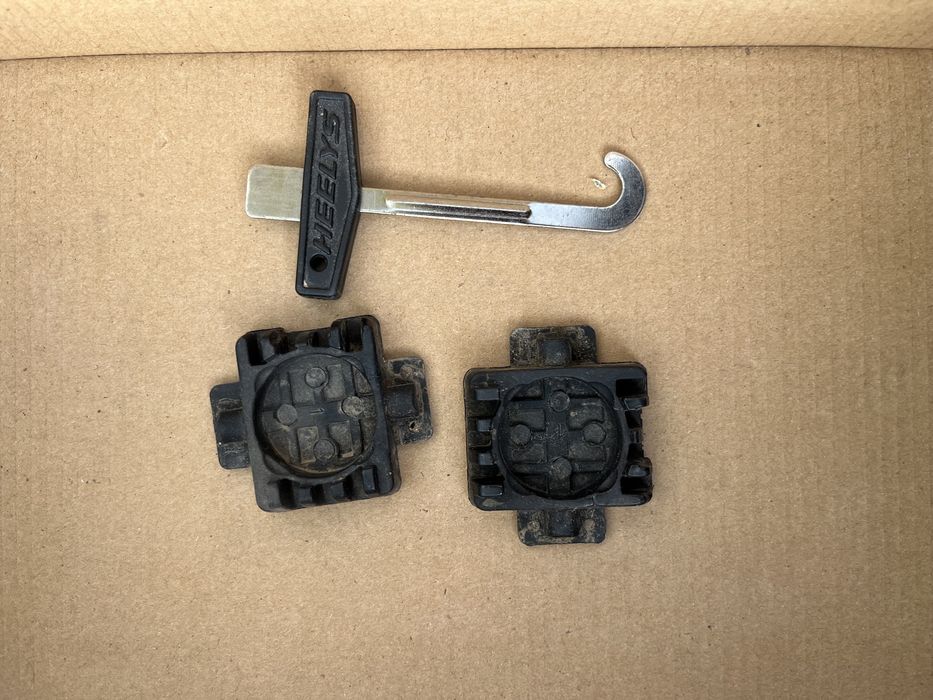 Кроссовки-ролики Heelys