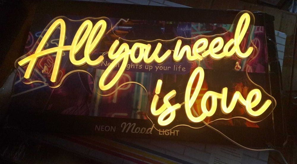 Lumina LED Neon, „All You Need is Love”, 43x22 cm, USB, alb cald