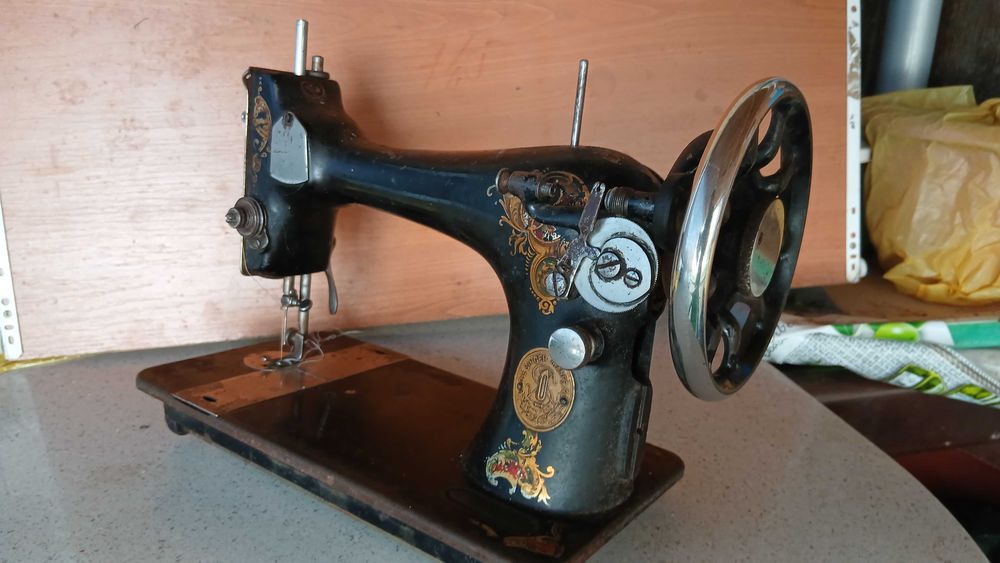 Masina de cusut SINGER , de colectie