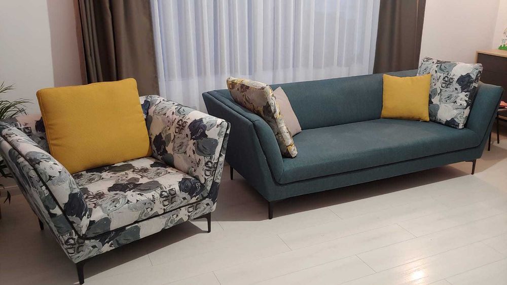 Canapea si fotoliu Aurora in stare foarte buna Divani & Sofa