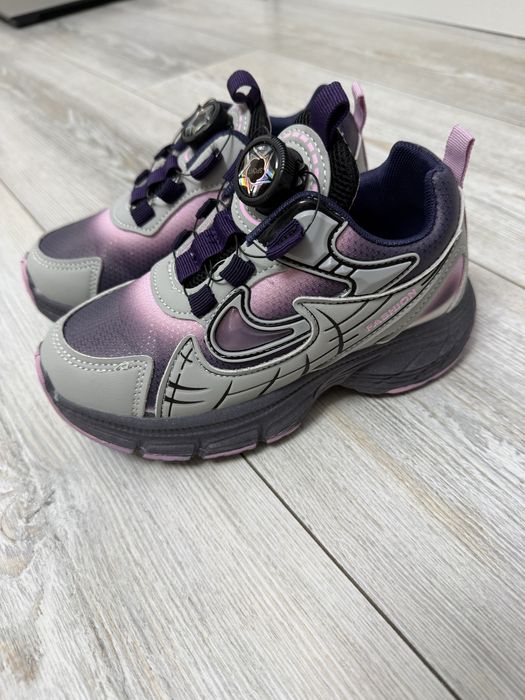 Кроссовки для девочки