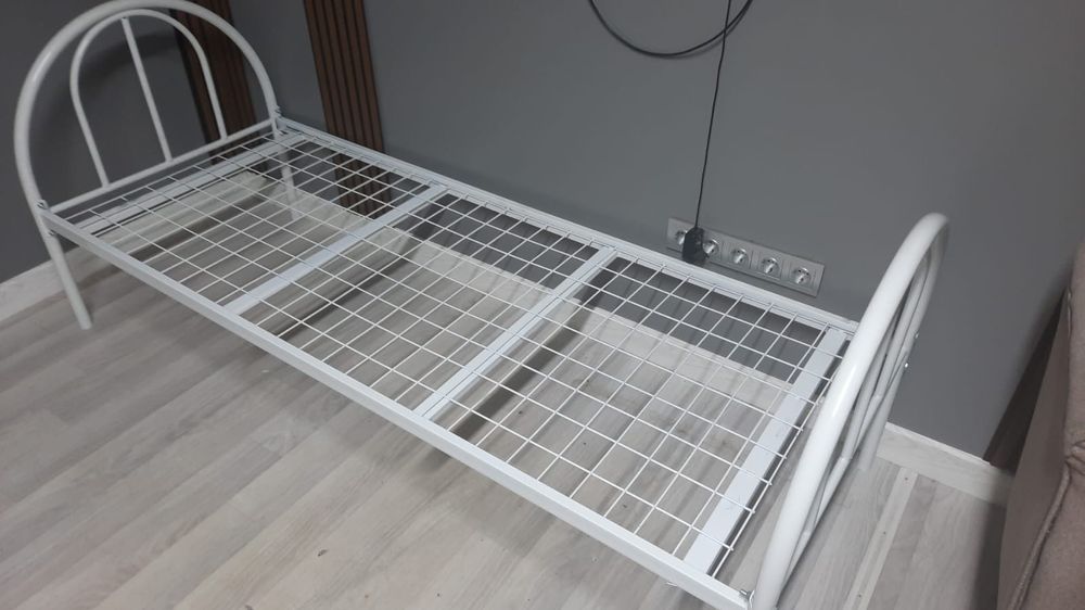 Двухъярусная металлический кровать