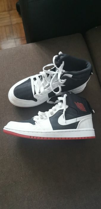 Air Jordan 1 Mid SE Utility Black/White-Gym Red originali (nike)