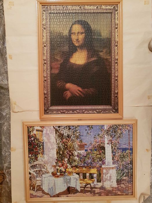 Наредени и залепени на фазер пъзели с дървена рамка и закачалка