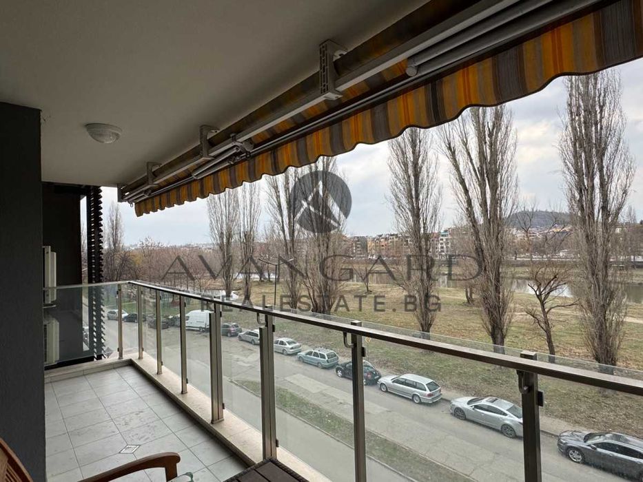 Продава се Тристаен апартамент в Пловдив, Кършияка - 176 кв.м за 2586 €/кв.м - Снимка #9