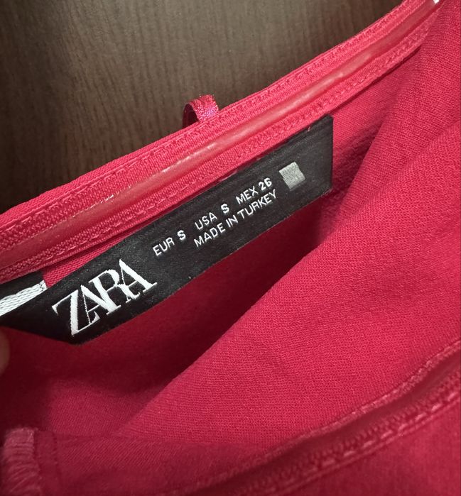 Zara Гащеризон Рокля