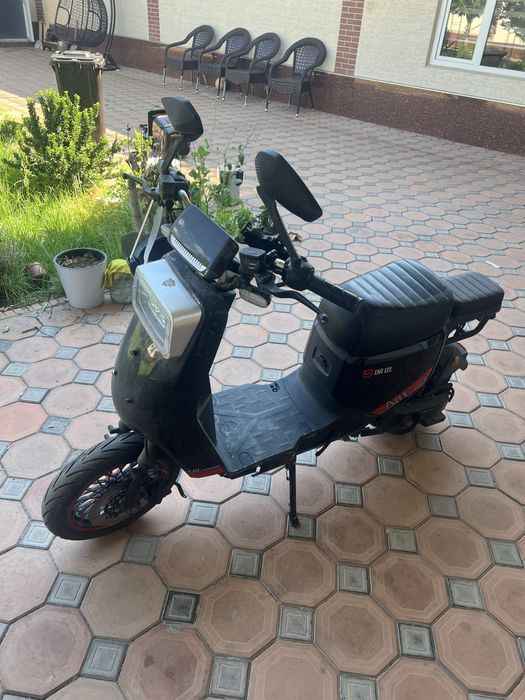 A8L elektro skuter sotiladi
