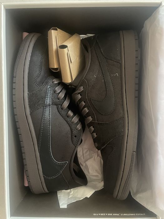 Jordan 1 low velvet brown- travis scott