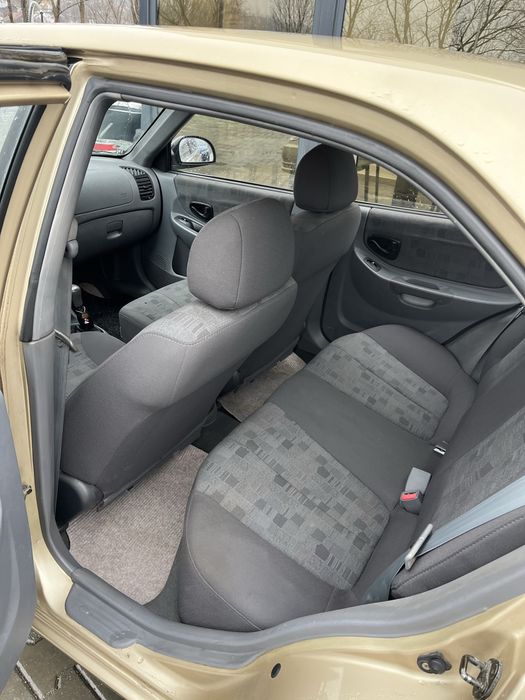 HYUNDAI Accent 2004 — imagine 4