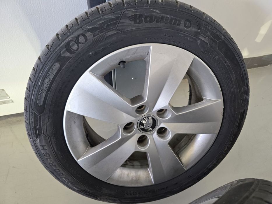 4 бр. Гуми Barum 185/60 R15 84H с алуминиеви лети джанти Skoda