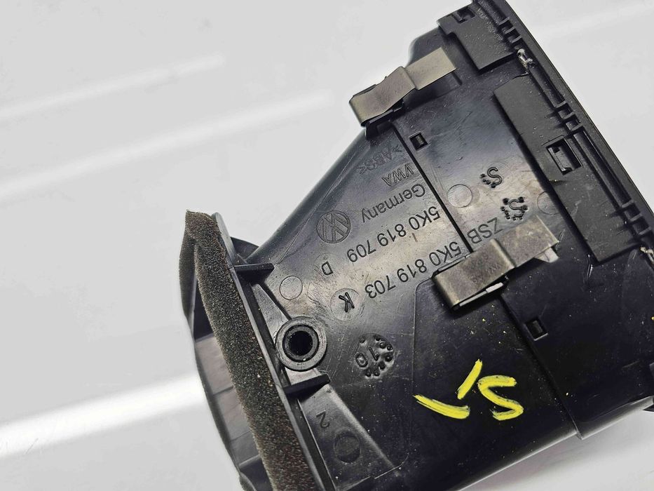 Grila aerisire stanga Volkswagen Golf 6 (5K1) [Fabr 2009-2013] 5K0819