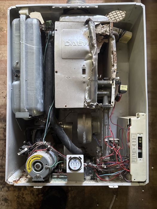 Продам на запчасти котел