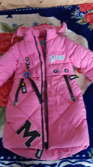 Продам зимнее пальто на девочку