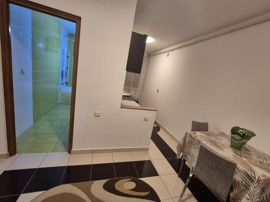 Închiriez apartament cu 1 cameră decomandat