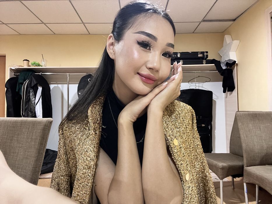 Бомбер Зара золотой