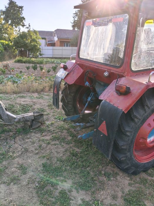 Vând tractor U 445 și remorcă monoax