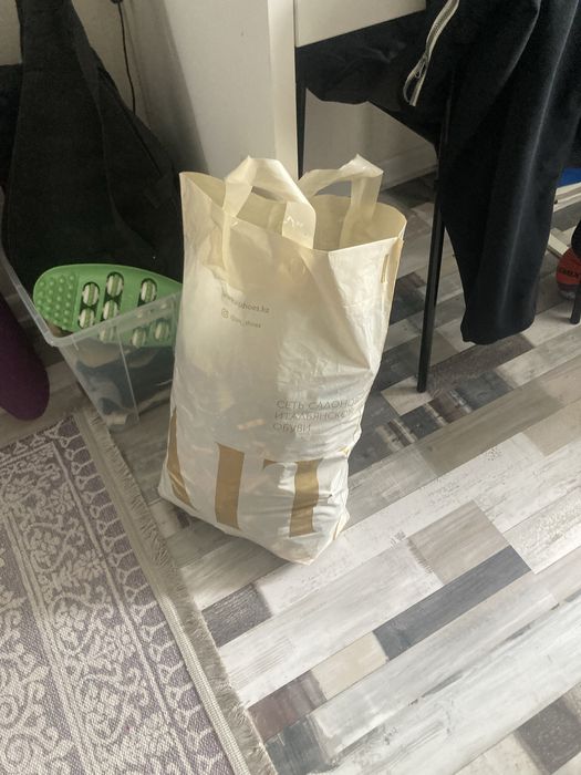 пакет наполненым лего